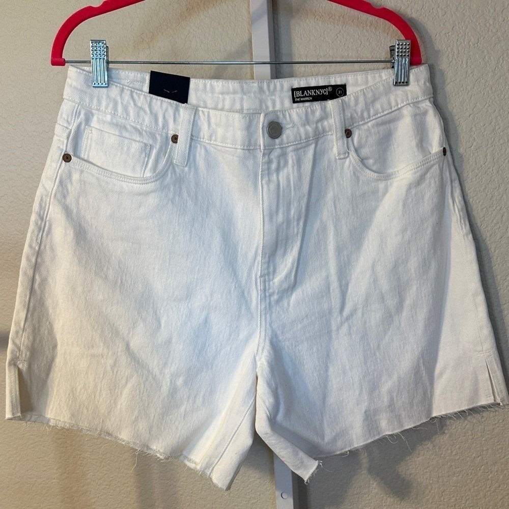 BLANKNYC The Warren High Rise Mid Length White Denim Shorts Raw Hem Size 31 NWT - Picture 2 of 7